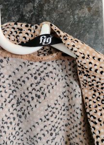 Patterned V-Neck Top