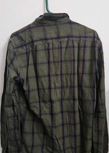 Levi&#39;s Olive Checked Shirt [PRICE NEGOTIABL