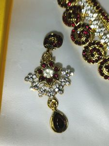 An Artificial Diamond Necklace