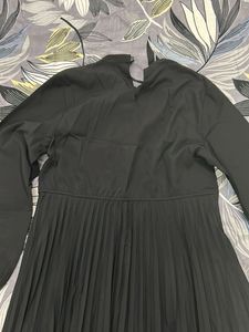 Elegant Black Pleated Dress