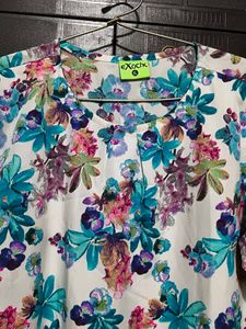 Floral Print Top - Perfect for Spring!