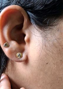 Stud Earrings Gold