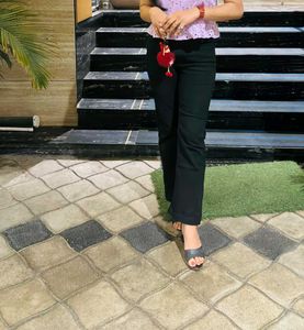Stylish Black Solid Heels Sandals