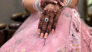 GIVA Silver Zircon Emerald Ring