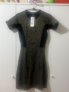 Chic Black &amp; Gold Dress