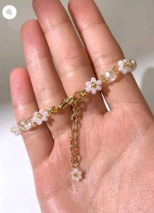 🎀 Stunning Daisy Bracelet