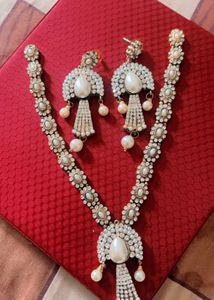 White Stone Jewellery Set
