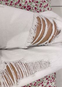 🌸 MUST-HAVE WHITE RIBBED JEANS 🌸