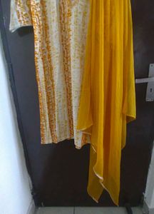 Unused Yellow Set