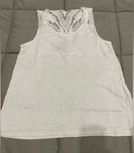 ONLYSleeveless T-shirt with Back Lace Panel