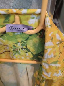 Chique Yellow Floral Shirt L Size