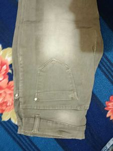 Grey jeans 👖 with a good fit and comfort 🥰