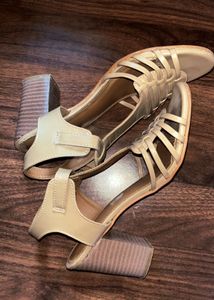 Women Beige Block Heeled Sandals