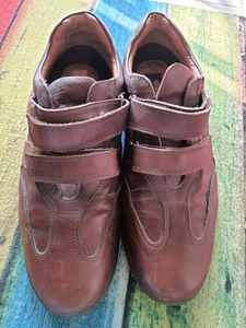 BATA men's tan brown shoes