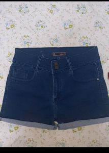 Trendy Denim Shorts (With FREEBIES!)