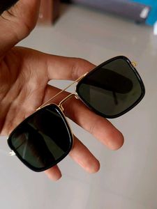 Royal Edge Black-Gold Retro Sunglasses – Stylish &