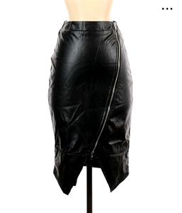 😍Black Faux Leather Skirt😍