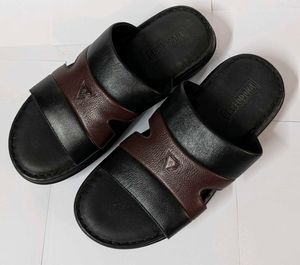 Leather Casual Slipper Size 7🔥