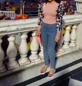 brown puffy sleeves top