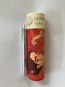 Glowing Eyeliner