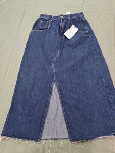 Chic Denim A-Line Skirt with Front Slit