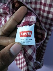 Levi's sleeveless Flannel Shirt