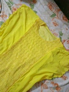 Sunshine lace top ✨