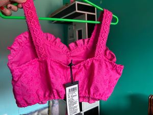 PINK SLEEVELESS CROP TOP