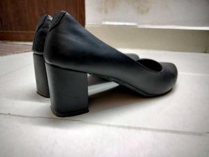 Black Heels Velleys (Brand New)