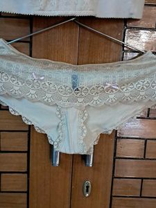 Triumph Corset   N Panty