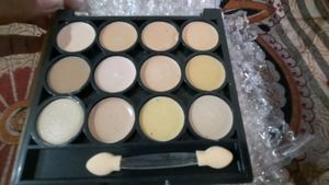 Highlight And Contour Palette