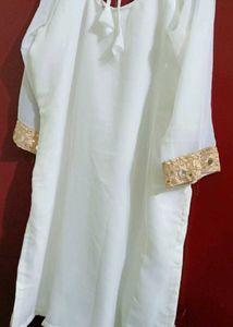 Trendy Lace Mirror Work Kurti 🫰