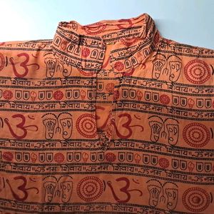 Om T-shirt