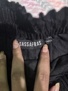 Black Mini Skirt with Elastic Waist 🖤