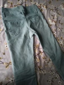 Grey High-Waisted Skinny Fit Jeans