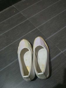 Stylish White Ballet Flats