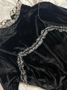 Elegant Black Velvet Dress 💃🏼