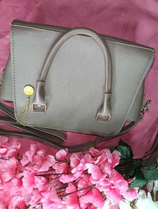 Handbag ...