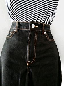 Mom Jeans H&amp;M Hight waist Size 30 To 32.