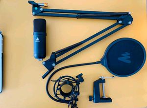 Podcasting microphone kit