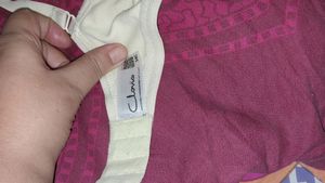 4 Bras In Good Condition