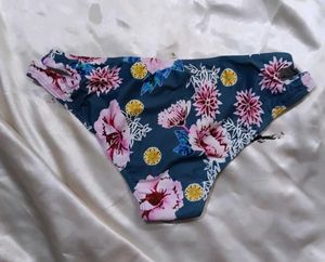 Floral Bikini panty
