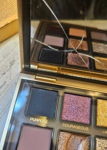 Huda Beauty Empowered Eyeshadow Palette