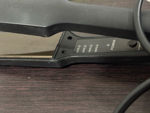 NOVA NHS 860 hair Straightner (Black)