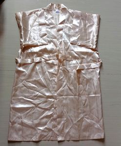 WOMAN BRIDE MAKEUP DRESS