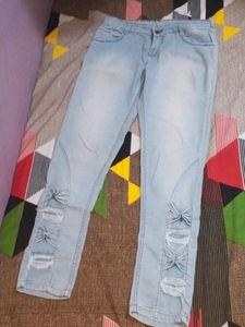 Light Wash Jeans with Bow Detail - Size?