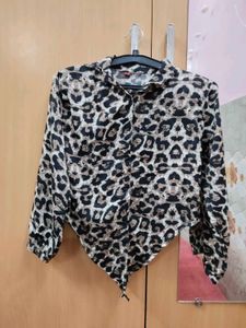 Leopard Print Tie-Front top (K)