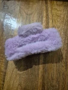 Fuzzy Purple Claw Clip (1  piece)