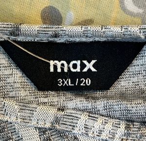 BRAND NEW TOP.3XL