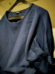 Minimalist Navy Blue Crew Neck Cotton Blend Top